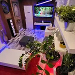 Dans Un Parc Privatif Arbore Réau