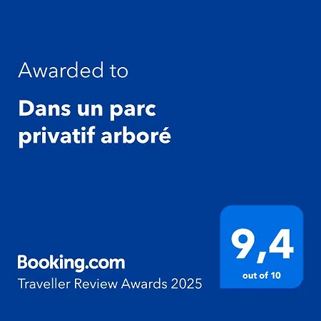 Dans Un Parc Privatif Arboré
