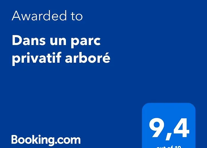 Dans Un Parc Privatif Arbore